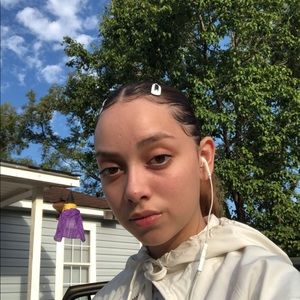 Meet your Posher, Delia